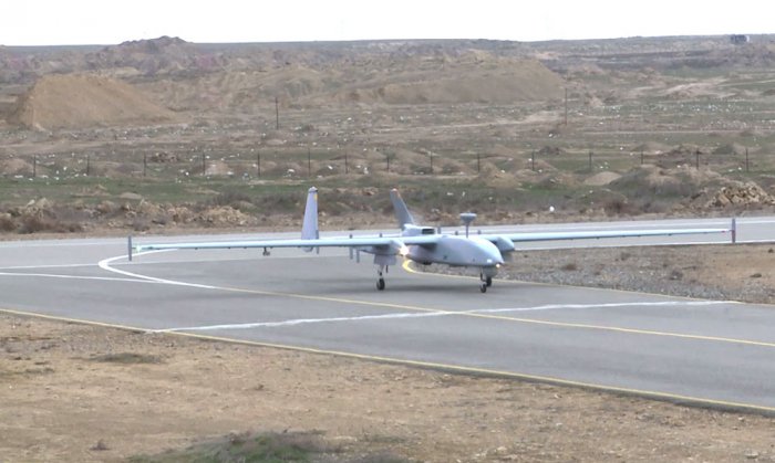     Video:   Los efectivos de UAV realizan los ejercicios  