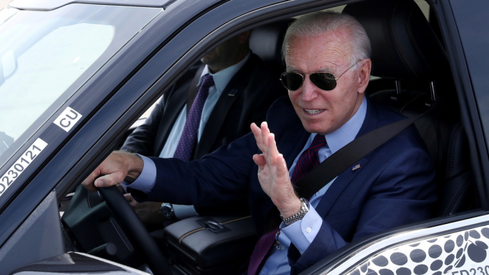 Biden bromea con atropellar a una reportera que le preguntó sobre el conflicto entre Israel y Palestina