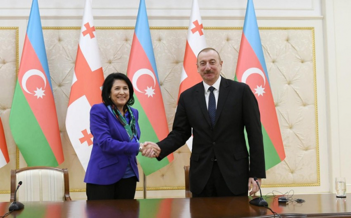   Georgische Präsidentin gratuliert Präsident Ilham Aliyev  