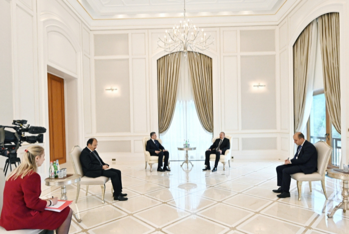   Le président Aliyev donne des instructions au ministère de l