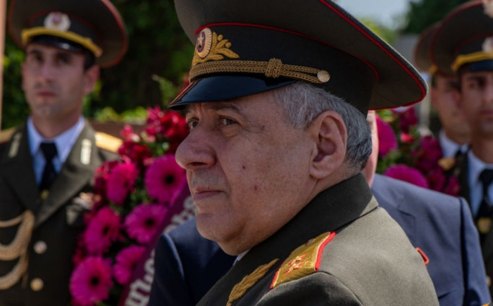   El ministro de Defensa armenio realiza una visita relámpago a Moscú  