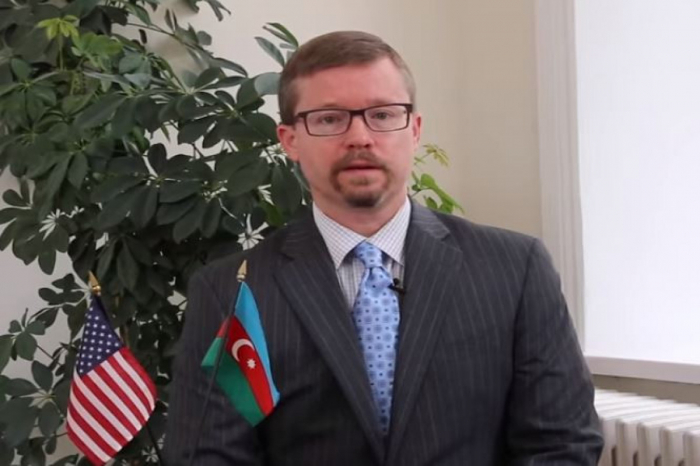  US-Botschaft gratuliert Aserbaidschan zum Tag der Republik -  VIDEO  