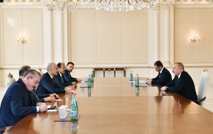 Le président azerbaïdjanais a reçu le ministre turc des Transports et des Infrastructures 