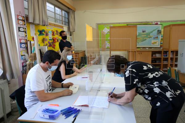 Los conservadores ganan las elecciones en Chipre pero con pérdidas