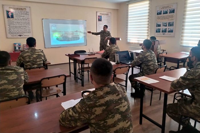 Azerbaijan Army holds "The best group leader for classes on socio-political training" contest
