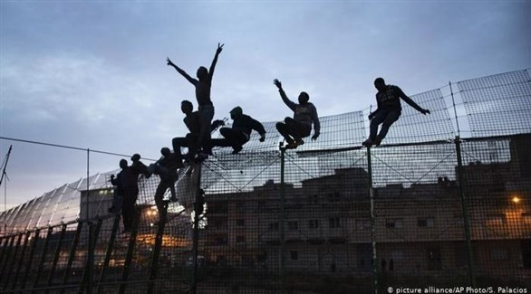 دخول 70 مهاجراً مغربياً إلى جيب إسباني