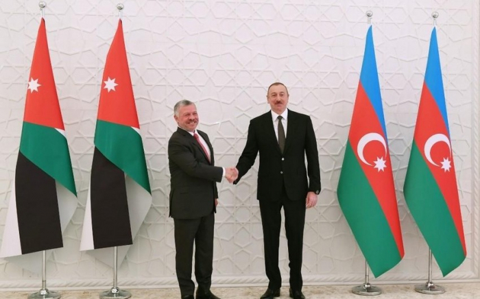    العاهل الأردني يهنئ الرئيس الأذربيجاني  