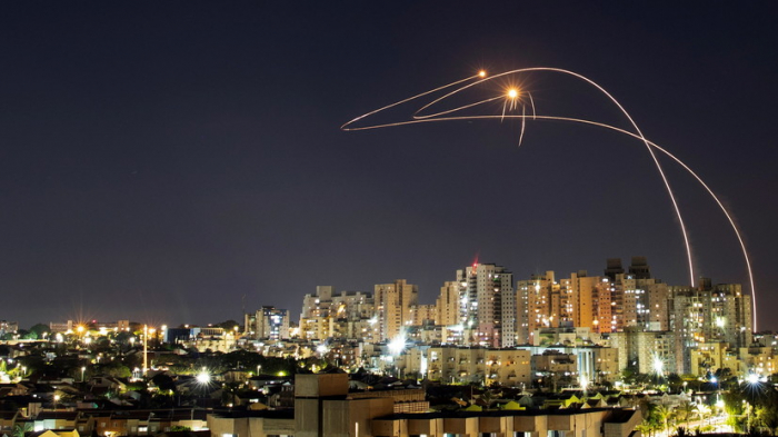   Ötən gecə İsrailə 200-dən çox raket atılıb    
