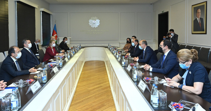  لقاء وزيري التعليم الأذربيجاني والتركي -  صور  