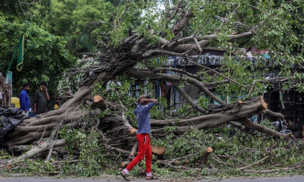 Death toll rises to more than 90 after huge storm hits India