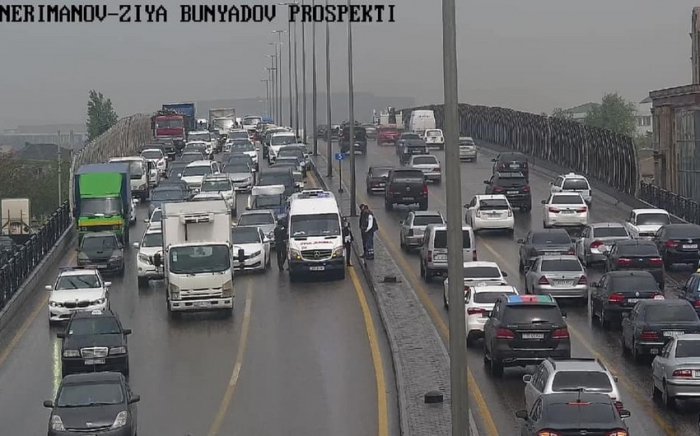 20 Yanvar dairəsi istiqamətində iki qəza baş verib, tıxac yaranıb  
