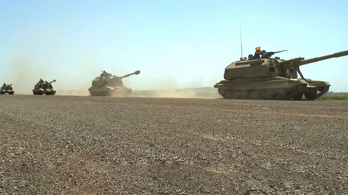 الجيش الأذربيجاني يستمر التدريبات - فيديو 
 