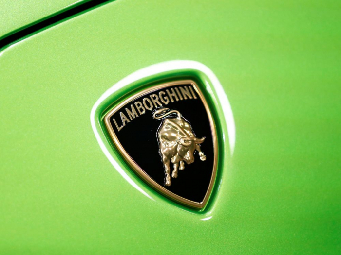 Le constructeur automobile Lamborghini avance prudemment vers l