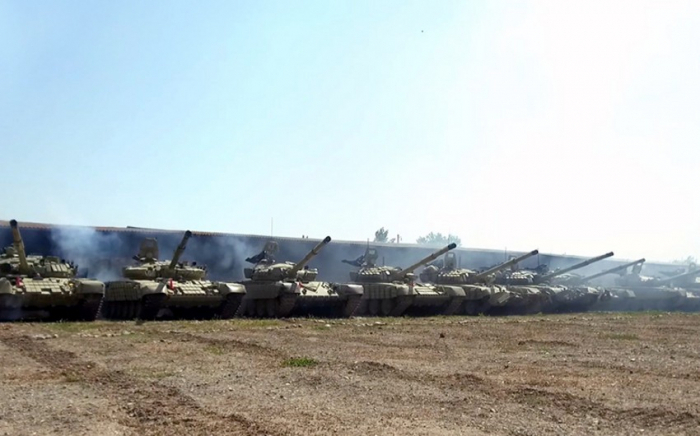   وحدات الدبابات تشارك في التدريبات -   فيديو    