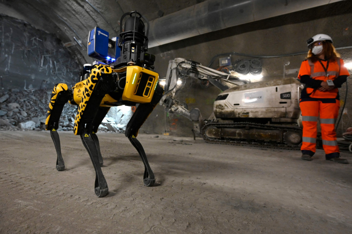 French college gets new assistant in shape of robotic dog