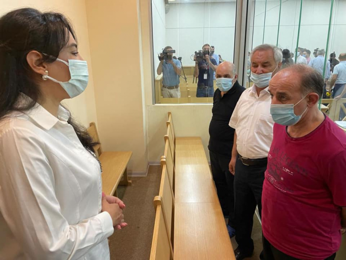  Ombudsfrau trifft sich mit armenischen Terroristen vor Gericht  - FOTOS  