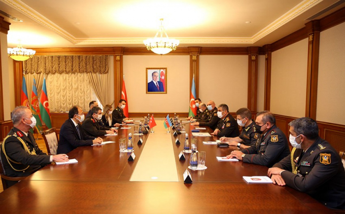   Aserbaidschan und Türkei diskutieren Perspektiven für die Entwicklung der militärischen Zusammenarbeit  