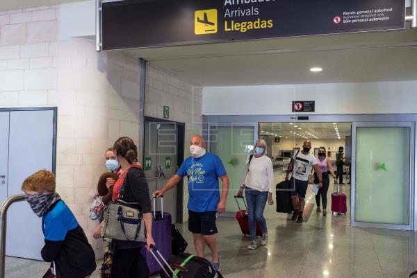 Reino Unido confirma que España continúa fuera de su "lista verde" de viajes