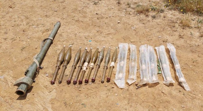 Se encuentran cohetes y proyectiles dejados por el enemigo en Karabaj -   FOTOS  