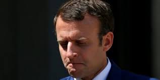   Emmanuel Macron vor laufender Kamera geohrfeigt  
