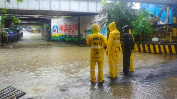  Heavy monsoon rains cause havoc in India