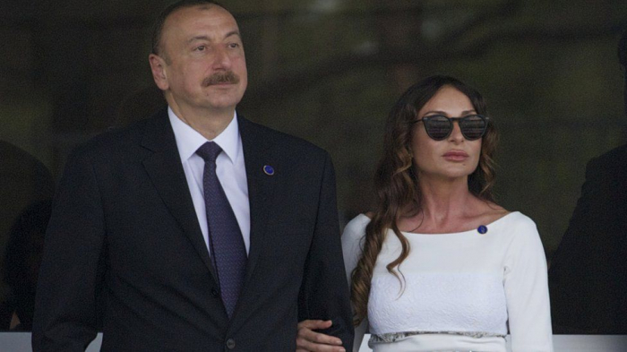  Ilham Aliyev und Mehriban Aliyeva unterzeichneten einen Nachruf im Zusammenhang mit dem Tod von Erzbischof Alexander