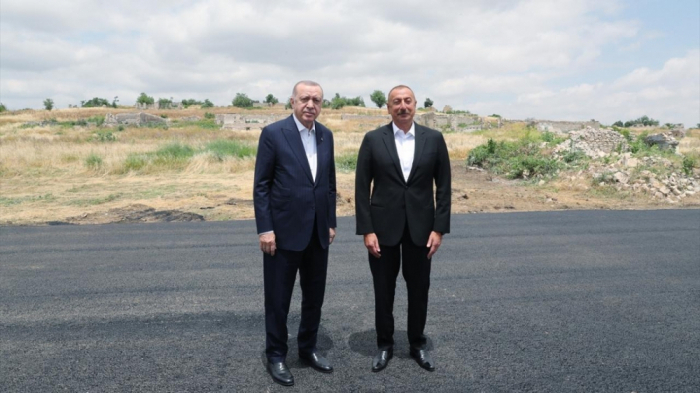   رئيسا أذربيجان وتركيا في نبع "خان غيزي"  