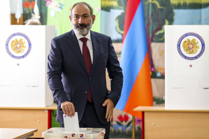   Partido oficialista aventaja en elecciones de Armenia  