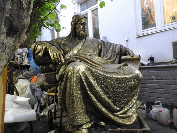 Se erigirán monumentos a Nizami Ganjavi y Mirza Fatali Akhundzade en el centro de Járkov