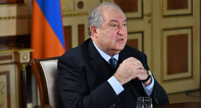     Sargsyan:   "Es gibt keine Ideologie und kein System im Land"  