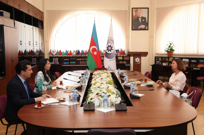 لقاء بين مفوضة حقوق الانسان وممثلة منظمة الأغذية والزراعة في أذربيجان