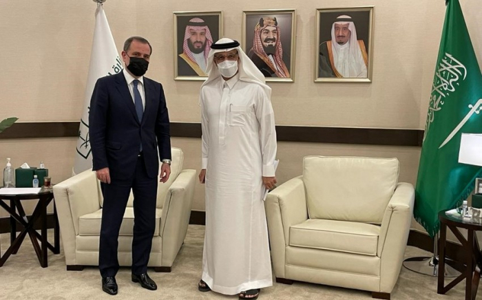  Jeyhun Bayramov meets with Minister of Investment of Saudi Arabia 
