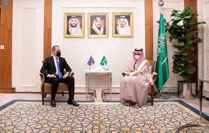   FM Azerbaijan and Saudi Arabia talk bilateral relations  