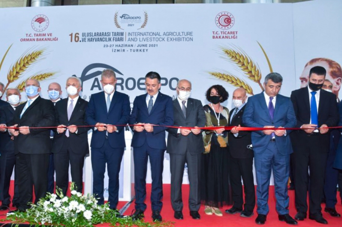 وزير الزراعة الأذربيجاني في حفل افتتاح معرض الزراعة وتربية المواشي في ازمير -   صور   