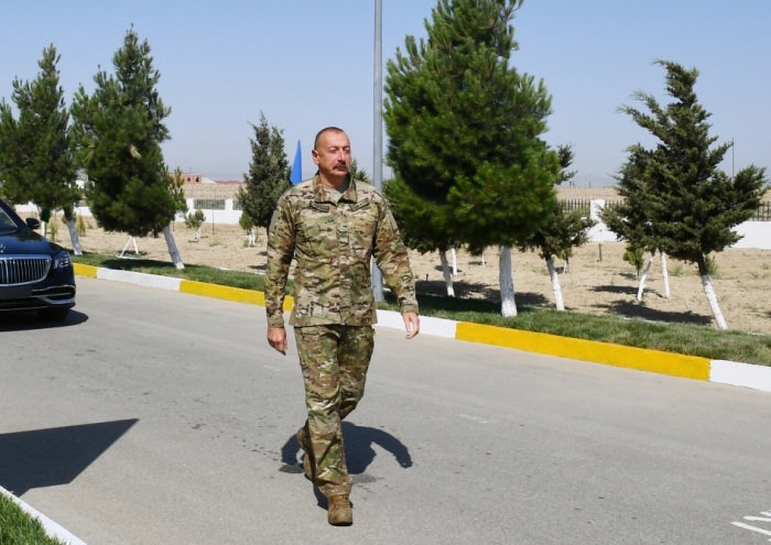  Le président Ilham Aliyev a visité une nouvelle cité militaire de l