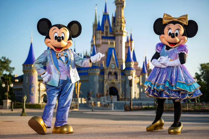 Disney World cumple 50 años de magia con Minnie y Mickey como anfitriones