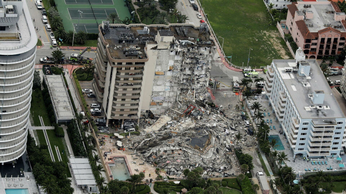 Death toll from Florida building collapse rises to 10