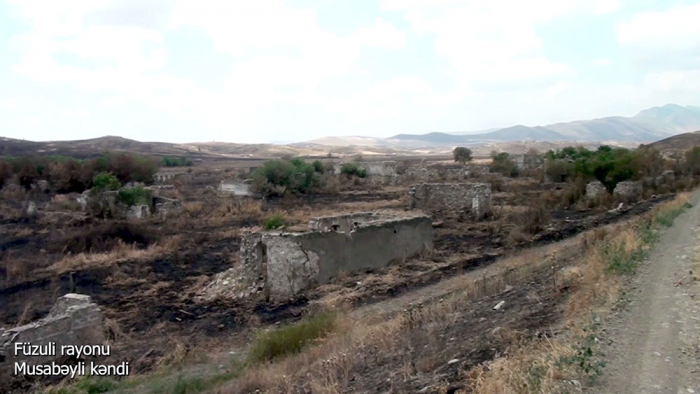   Videoaufnahmen des Musabeyli-Dorfes in der Region Füzuli  