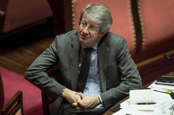   السناتور الإيطالي يطالب أرمينيا بخريطة الألغام  
