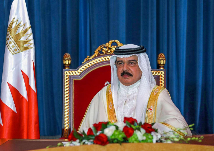 الملك البحريني يهنئ الرئيس 