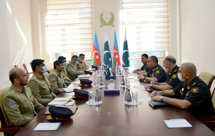   Azerbaijani and Pakistani servicemen discuss issues of operational planning in Baku  
 