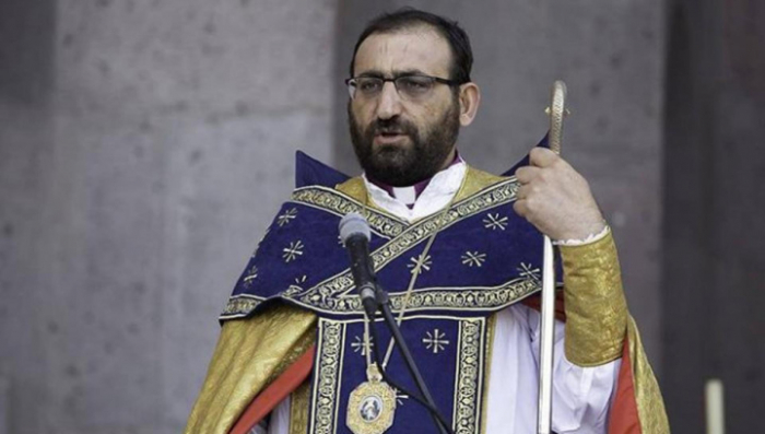  “Nikoldan xilas olmaq üçün dua edirik” -  Erməni arxiyepiskop  