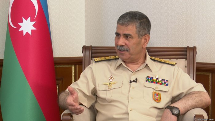  Ayın müsahibəsi:  Müdafiə naziri döyüşlərlə bağlı maraqlı detallar açıqladı -  VİDEO    