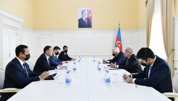   رئيس الوزراء الاذربيجاني يلتقي وزير الخارجية القيرغيزي  