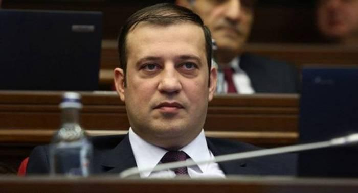  "Für die armenische Bevölkerung beginnt eine Zeit der großen Depression"   - Babayan    