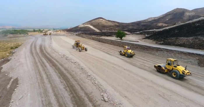   Continúan los trabajos de restauración de la infraestructura vial en las tierras azerbaiyanas liberadas de la ocupación  