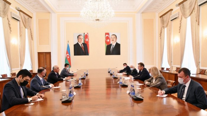  Əli Əsədov Rusiyanın səhiyyə naziri ilə görüşüb