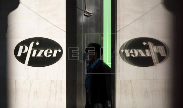 La UE está "preparada" para una tercera dosis de refuerzo de la vacuna Pfizer