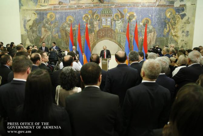   Erneute "Säuberung" des armenischen Außenministeriums:   26 Botschafter werden abberufen    