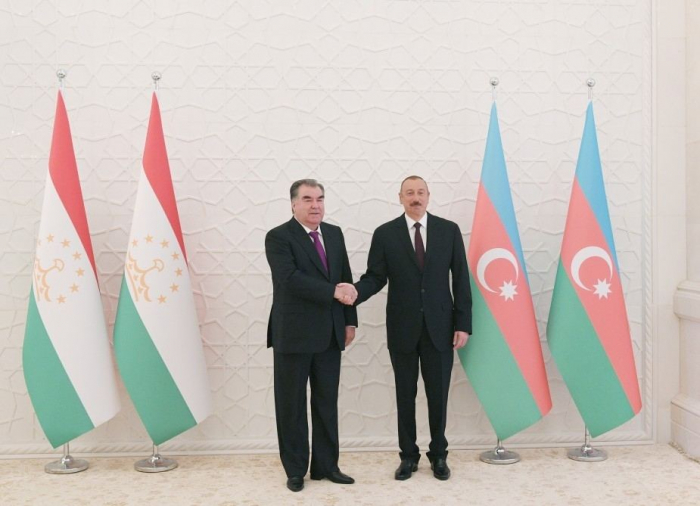  Azerbaijani, Tajik presidents hold phone talk 